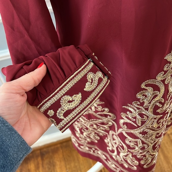 LIKE NEW GOLD EMBROIDERED DRESS WITH LONG SLEEVES - SIZE SMALL - Picture 5 of 9